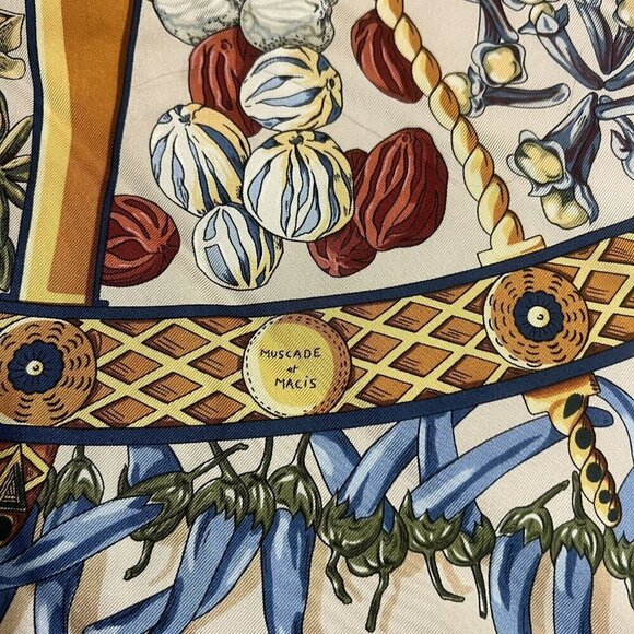 Hermes Aux Pays Des Epices Silk Scarf 33.5 x 34 Hand Rolled 70 Grams - Picture 10 of 14